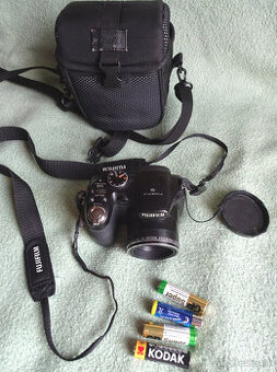 Predám ultrazoom FUJIFILM Finepix S2980 s brašňou.