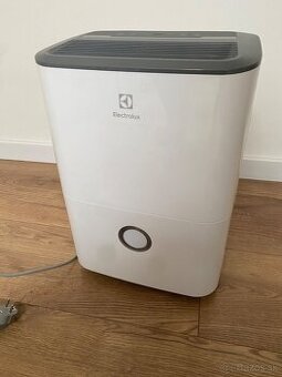 Odvlhčovač Electrolux EXD20DN4W