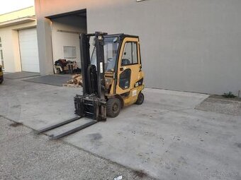 CAT GP15N, nosnosť 1,5 ton, kabína