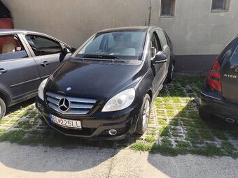 Mercedes b180
