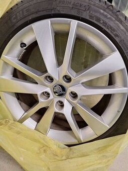 Predam letne kolesa na skoda octavia 225/45R17