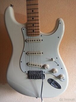 Predám ele.giraru Fender Stratocaster USA