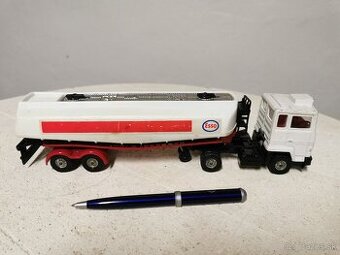 Corgi Major toys Ford cisterna Esso