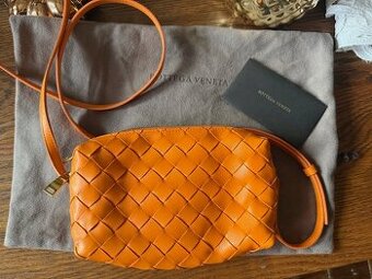 Bottega Veneta kabelka s dokladom o kúpe