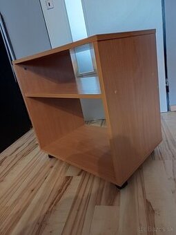 TV stolík na kolieska pripadne tlačiareň
