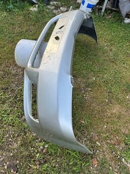 Predám nárazník svetlo kapota dvere zámok COROLLA VERSO