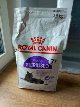 Predám granule Royal Canin Sterilised 7+