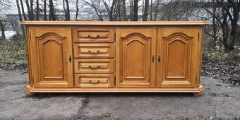 Rustikálna masivna komoda so šuplíkmi