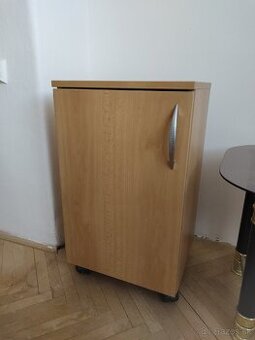 Skrinka na kolieskach