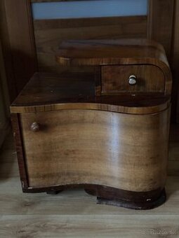 Retro nočný stolík drevenny