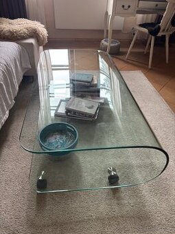 Darujem sklenený konferenčný stolík