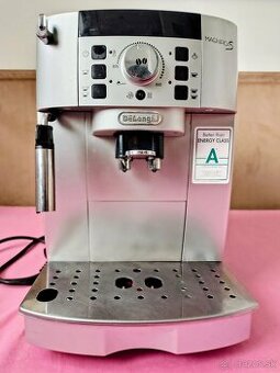 Kávovar : DeLonghi Magnifica-S
