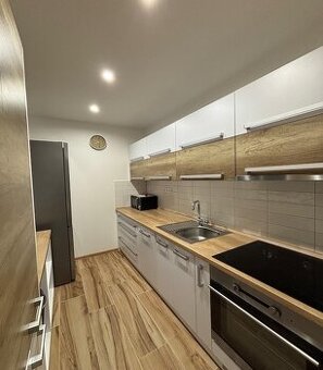 Prenájom 1ikompl. zariadeného bytu Pod Hájom Dubnica n Váhom