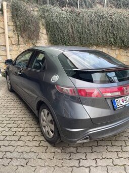 Honda civic 1.4 NÍZKY NÁJAZD