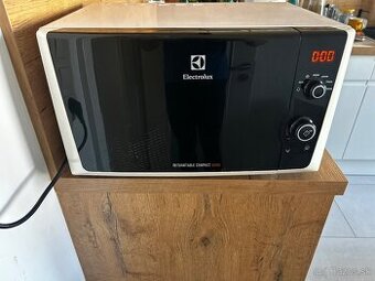 Mikrovlnka - Electrolux