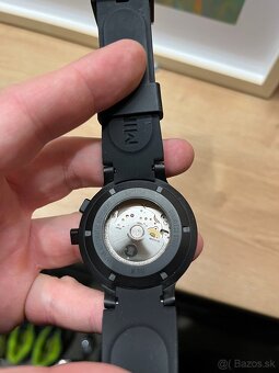 Hodinki Minus-8 layer 24