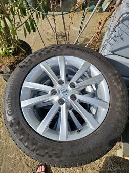 Predám letnú sadu na Nissan Q  215/60 R17