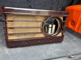 Predam bakelitove šasi Philips 470-A-14