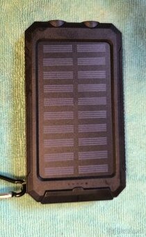 Predám výborný PoweBank so solárnym článkom.