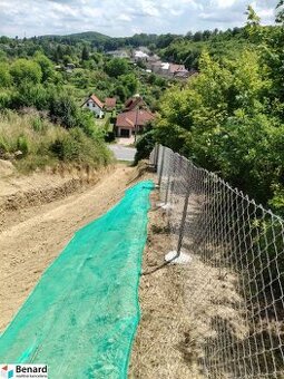 NA PREDAJ POZEMOK-VYDUMANEC, 1570 M2, VHODNÝ NA VÝSTAVBU RD.