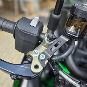 Kawasaki ZH2 SE - 200 koní, Brembo brzdy + el. podvozok