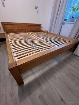 Manželská posteľ z masívu L5 Antic 180 x 200 (Farba DUB)