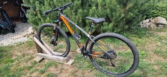 Karbónový bicykel