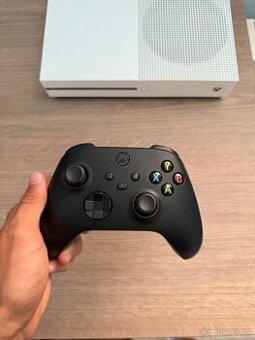 Bezdrôtový ovládač Xbox Series X