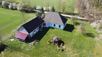DOM NA SAMOTE POD LESOM, POZEMOK 3.160m2, CEROVÁ