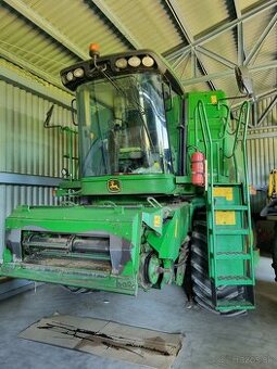 Na predaj Kombajn JOHN DEERE 9560