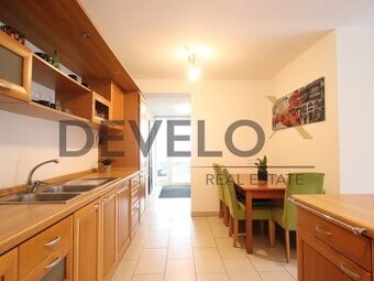 Na predaj dva byty v priestrannom dome – Ivanka pri Dunaji - 1