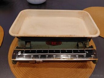 Starožitné kuchynské váhy