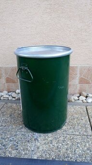 Sudy s hermeticky uzáverom  30 l .