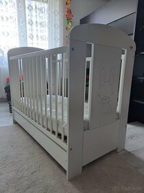 Predám detskú postieľku.