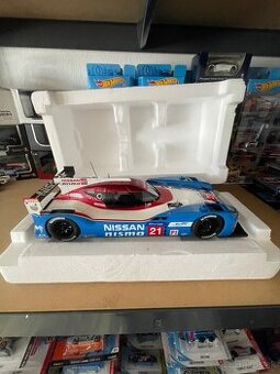 1:18 Autoart Nissan GT-R LM NISMO #21 24H LEMANS