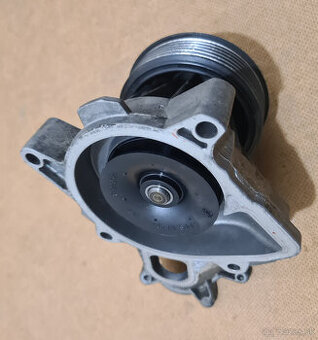 Bmw M57N M47N vodna pumpa original