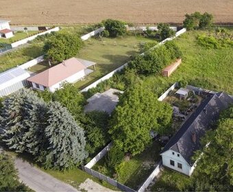 na predaj samostatné pozemky + prístupová cesta v Lehniciach
