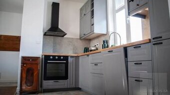 Krásný zrekonstruovaný 3 pokojový byt v centru Bratislavy