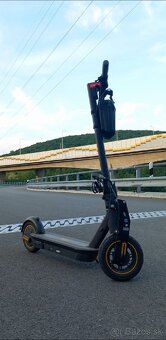 Ninebot max g30