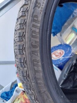Goodyear 225 40 18 zimne