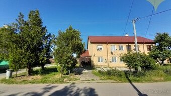Na predaj ZREKONŠTRUOVANÝ 2-izbový byt s dvorom a GARÁŽOU v
