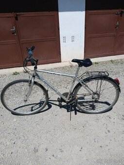 Cestný trekkingový bicykel