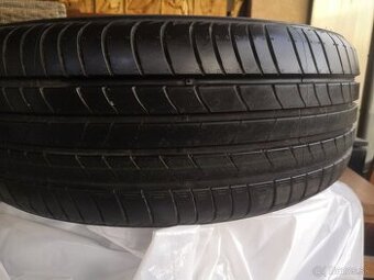 Kumho ecsta hs51