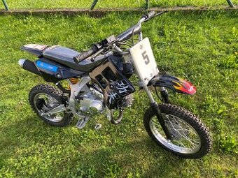 Dirt bike pit bike