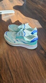 Adidas adizero Boston 10