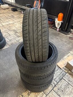 Letne pneu 225/40 R18