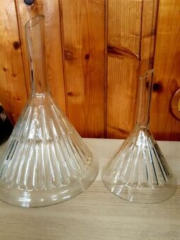 Laboratórne sklo / chemické sklo/ lieviky