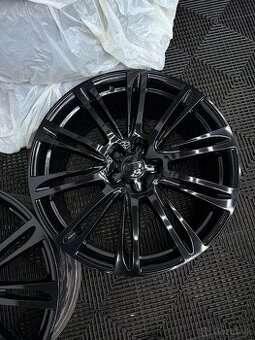 Predam orig hlinikove disky Audi R20