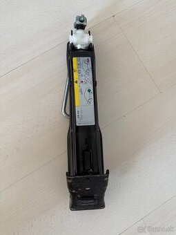 Predám zdvíhak na VW