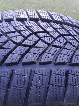 215/60 r16 zimné pneu.Dunlop 7 mm